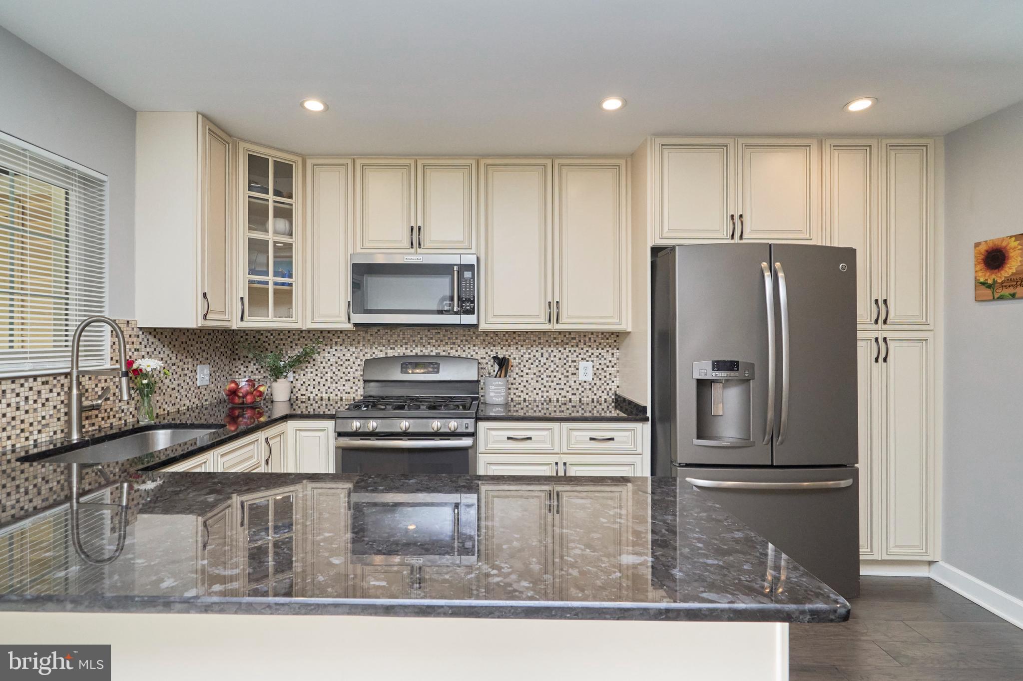 13111 Shadowbrook Lane Fairfax, VA 22033 - Photo 14 of 40