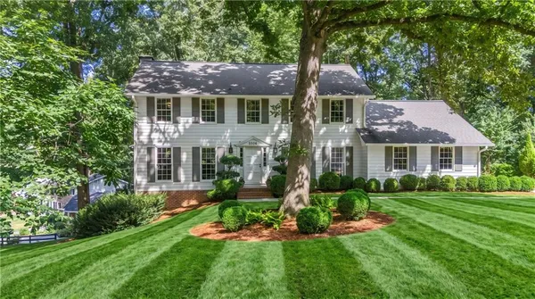 $975,000 | 5506 Whitewood Court, Dunwoody, GA 30338