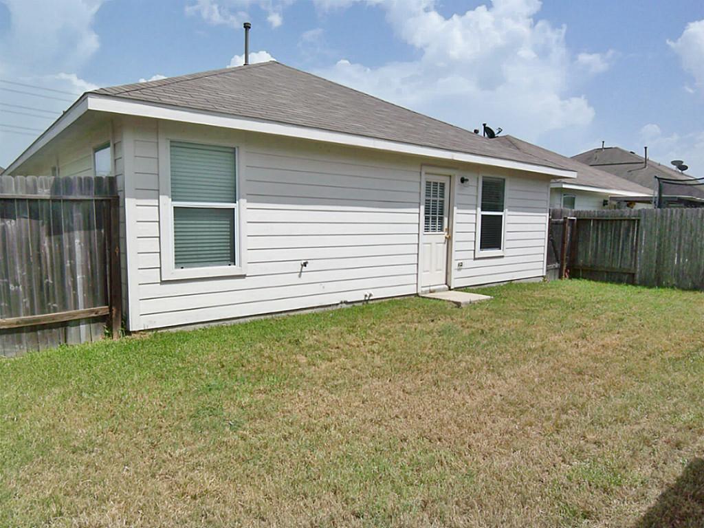 7335 Kransburg Ranch Drive Cypress, TX 77433 - Photo 16 of 21 Backyard.