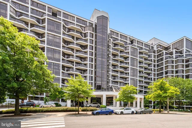 $2,300 | 1530 Key Boulevard, Unit 817, Arlington, VA 22209
