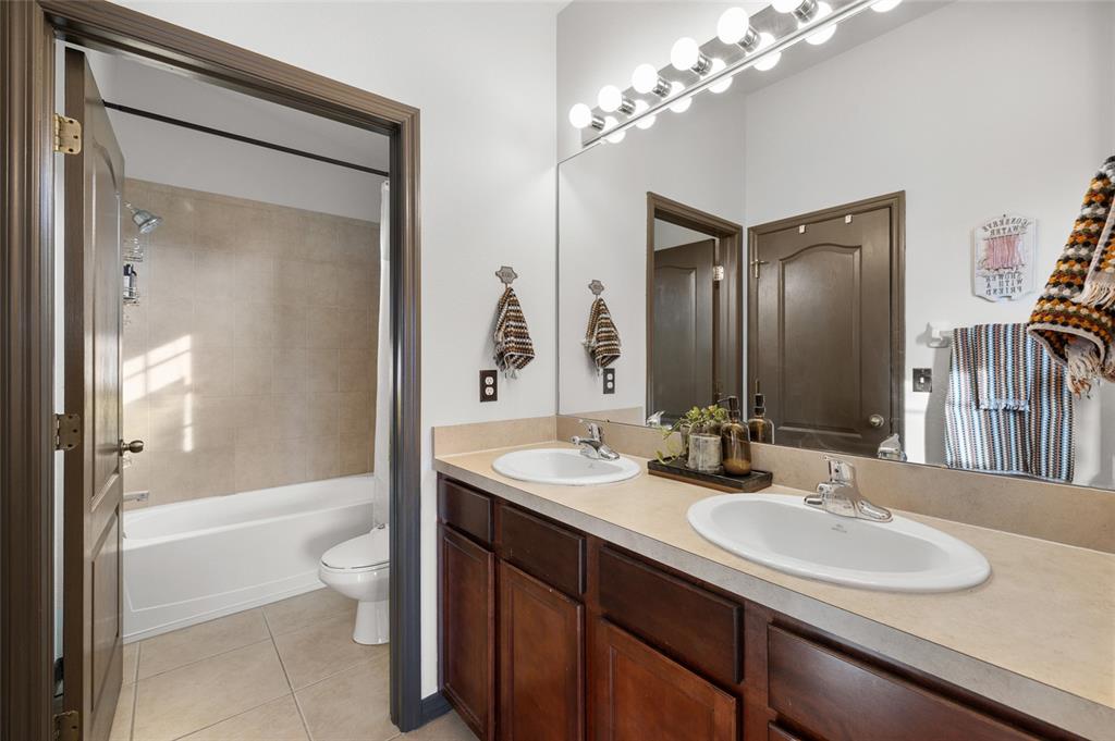 9077 Moonlit Meadows Loop Riverview, FL 33578 - Photo 10 of 30