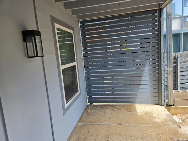 $1,050 | 1315 East Mulberry Avenue, Unit 17, San Antonio, TX 78209