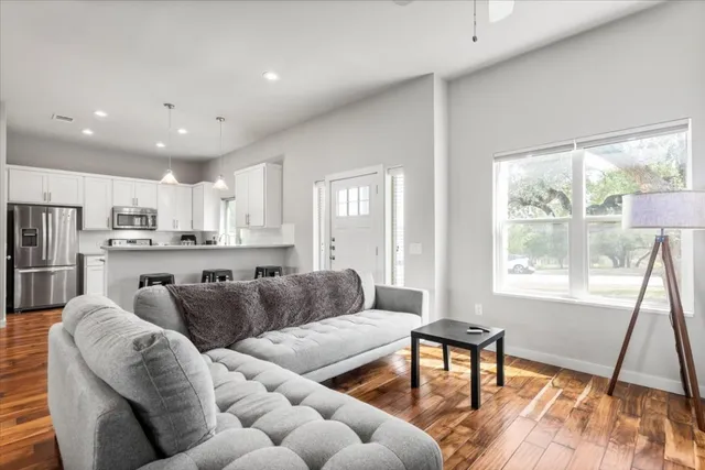 $2,995 | 15202 Cavalier Canyon Drive, Lakeway, TX 78734