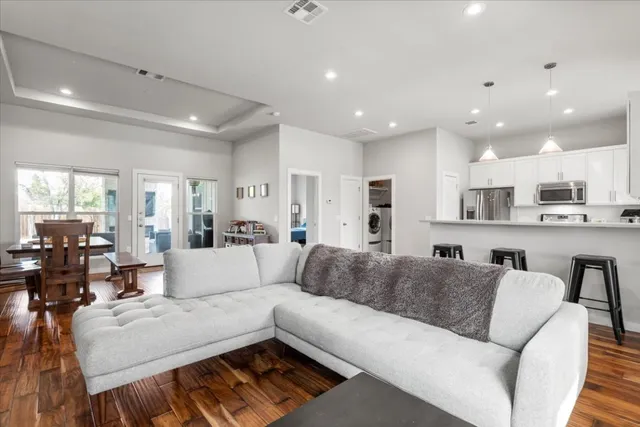 $2,995 | 15202 Cavalier Canyon Drive, Lakeway, TX 78734