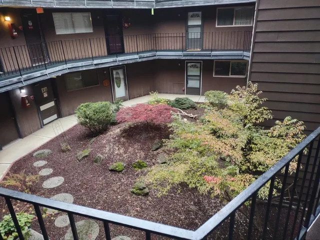 $275,000 | 9024 North Country Homes Boulevard, Unit 7, Spokane, WA 99218