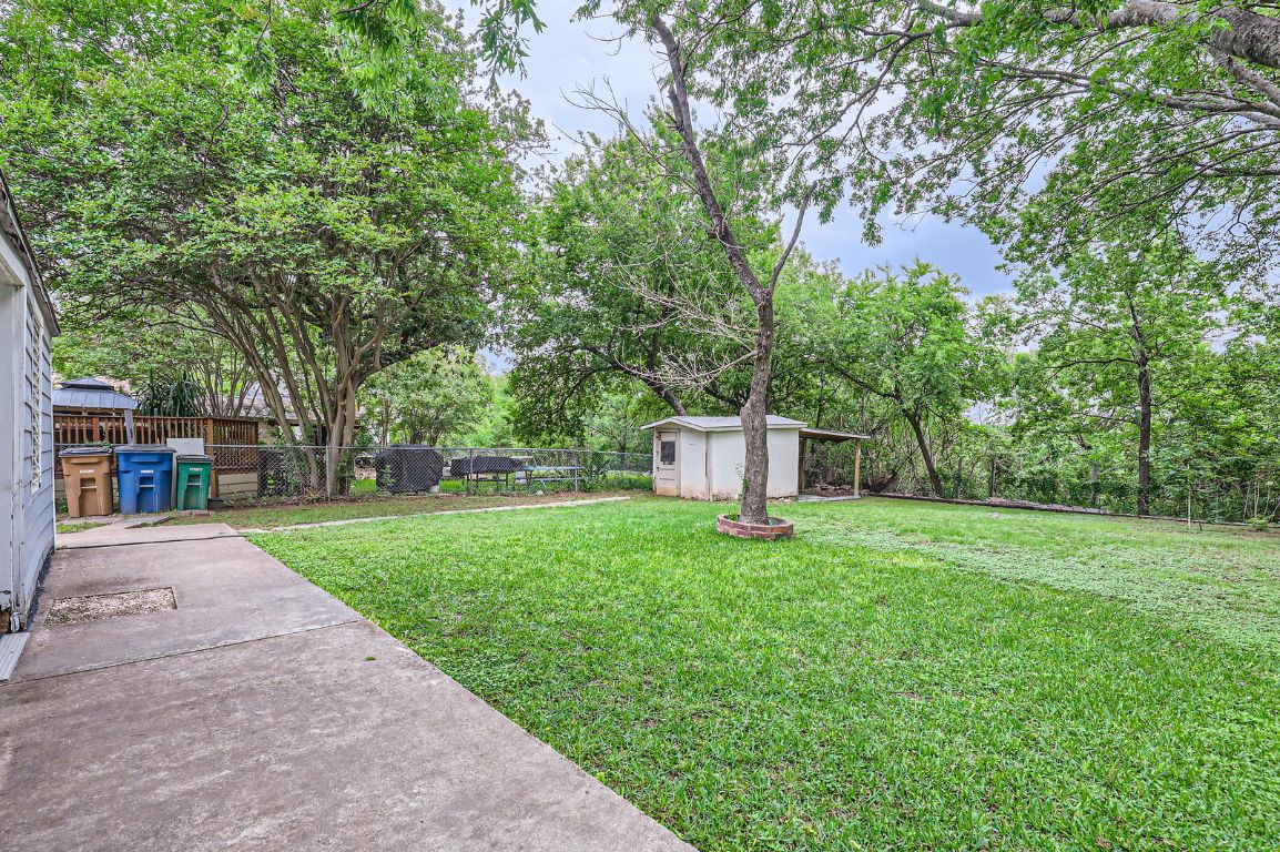 1313 Perez Street Austin, TX 78721 - Photo 7 of 8 a view of a back yard