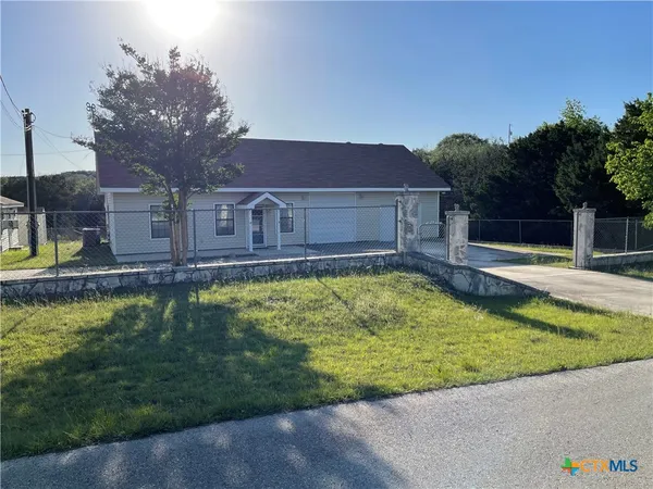 $1,650 | 1375 Canyon Trace, Unit B, Canyon Lake, TX 78133