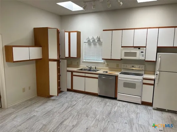 $1,650 | 1375 Canyon Trace, Unit B, Canyon Lake, TX 78133