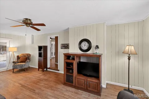 $268,000 | 1812 Debbie Drive, High Ridge, MO 63049