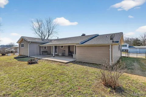 $268,000 | 1812 Debbie Drive, High Ridge, MO 63049