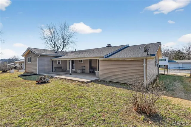 $268,000 | 1812 Debbie Drive, High Ridge, MO 63049