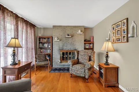 $268,000 | 1812 Debbie Drive, High Ridge, MO 63049