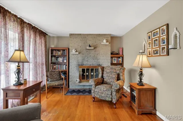 $268,000 | 1812 Debbie Drive, High Ridge, MO 63049