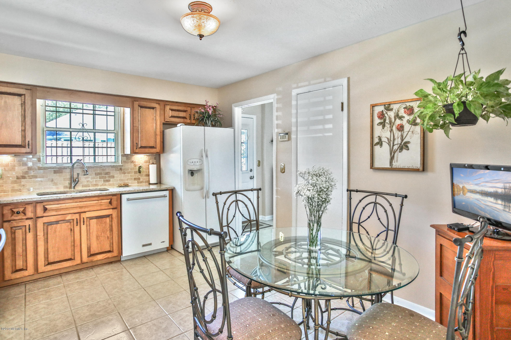 3737 Point Pleasant Road Jacksonville, FL 32217 - Photo 5 of 38 breakfast and kitchen