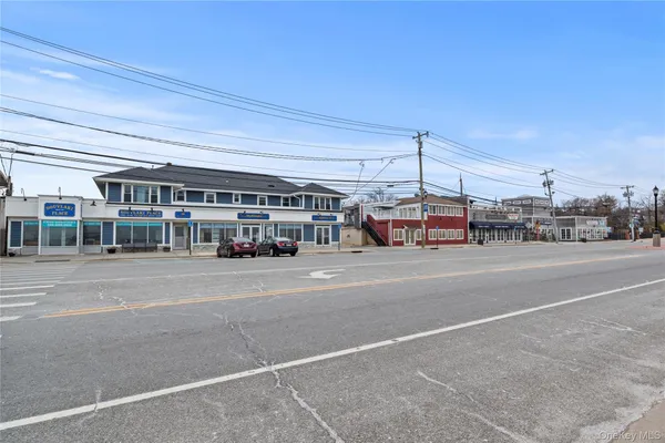$3,400 | 14 Bayville Avenue, Unit 5, Bayville, NY 11709