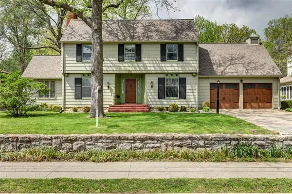 $309,000 | 500 North Delaware Street, Independence, MO 64050