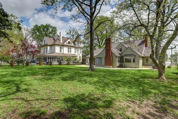 $309,000 | 500 North Delaware Street, Independence, MO 64050