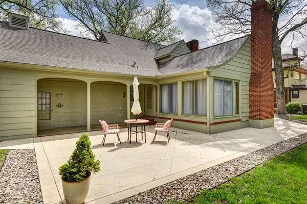 $309,000 | 500 North Delaware Street, Independence, MO 64050