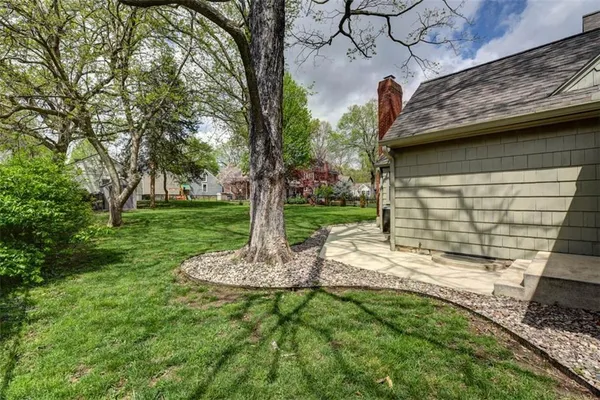 $309,000 | 500 North Delaware Street, Independence, MO 64050