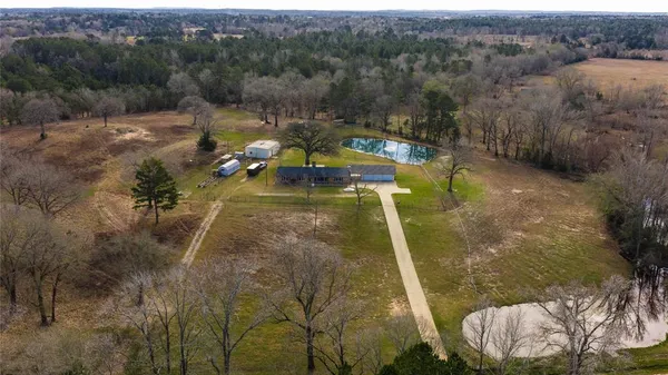 $855,000 | 3662 Acr 359, Palestine, TX 75803