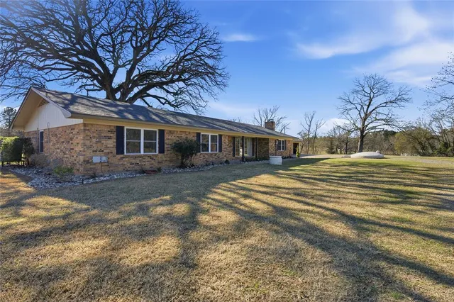$855,000 | 3662 Acr 359, Palestine, TX 75801