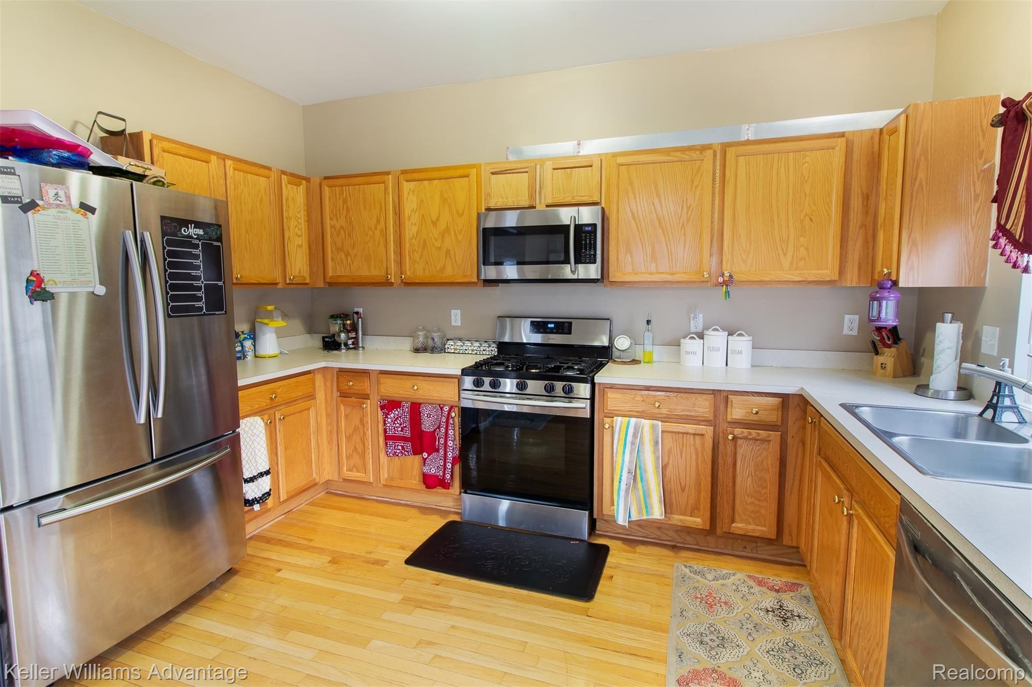 2052 Lagoon Drive Rochester, MI 48309 - Photo 10 of 32 LagoonDr_2052_Kitchen_03.jpg