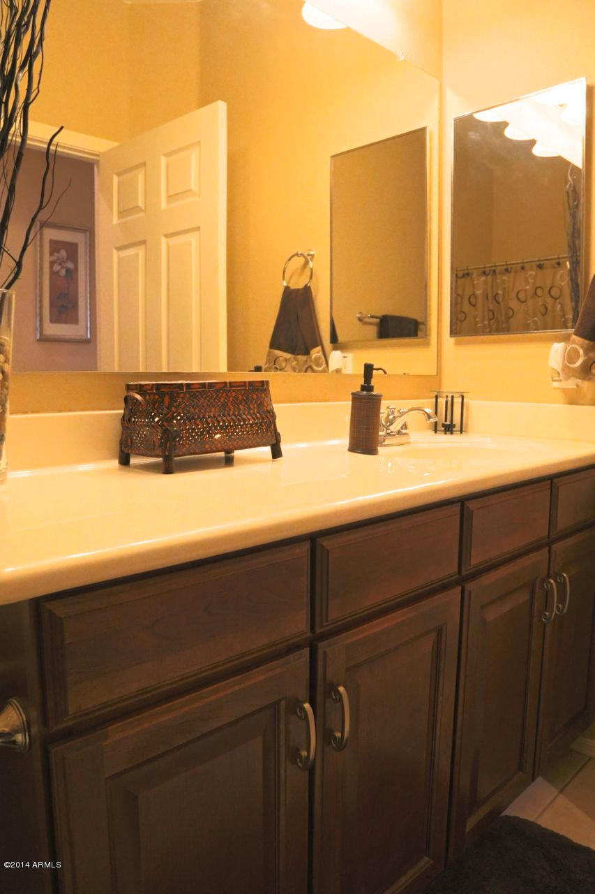 2318 West Beverly Rd. Phoenix, AZ 85041 - Photo 30 of 41 2nd Bathroom - Vanity
