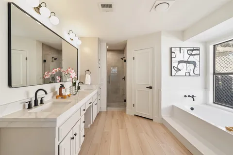 $559,000 | 300 Norwood Drive West, Georgetown, TX 78628