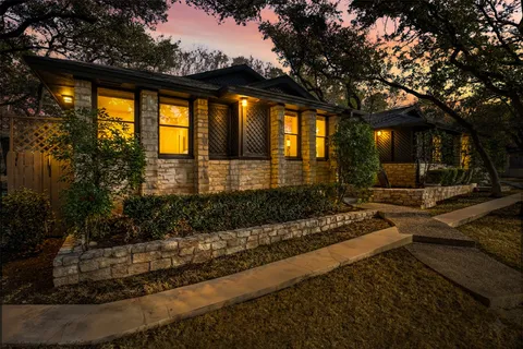 $559,000 | 300 Norwood Drive West, Georgetown, TX 78628