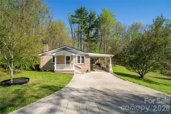 $515,000 | 913 Dorothy Street, Hendersonville, NC 28791