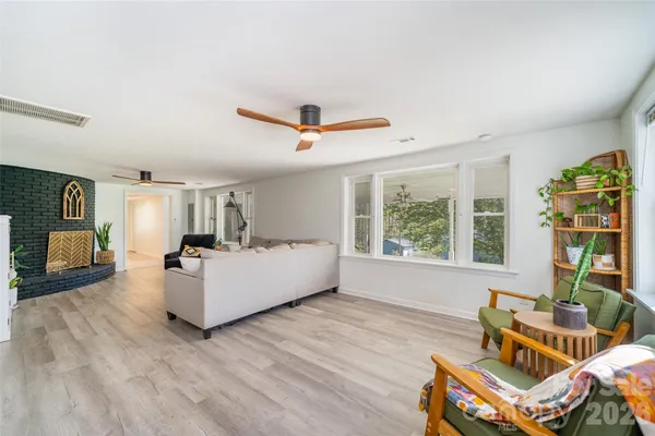 $515,000 | 913 Dorothy Street, Hendersonville, NC 28791