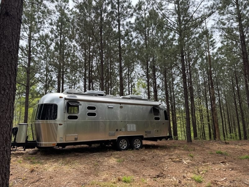 3020 Mcgee Road Linden, TN 37096 - Photo 11 of 24 a view of a white house with a large window