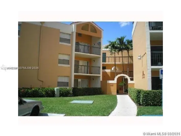 $2,400 | 6292 Northwest 186th Street, Unit 306, Hialeah, FL 33015