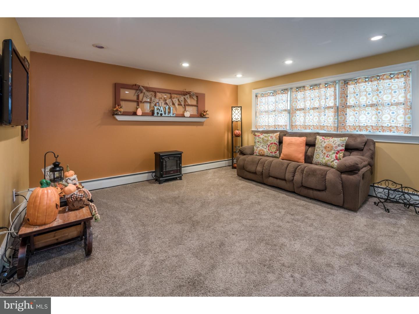 14 Pine Road Malvern, PA 19355 - Photo 7 of 25 Family Room