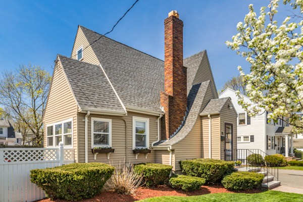 15 Osborne Road Milton, MA 02186 - Photo 3 of 30 Gallery Image 3