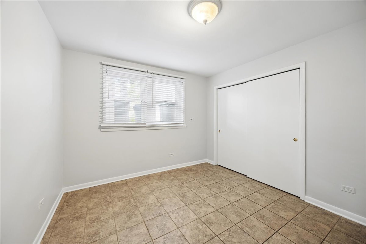 255 East Burlington Street, Unit 1 Riverside, IL 60546 - Photo 9 of 17
