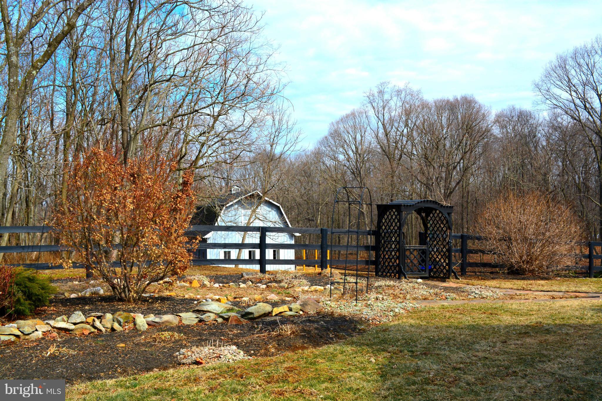 36364 Shoemaker School Road Purcellville, VA 20132 - Photo 5 of 30 Exterior (Rear)
