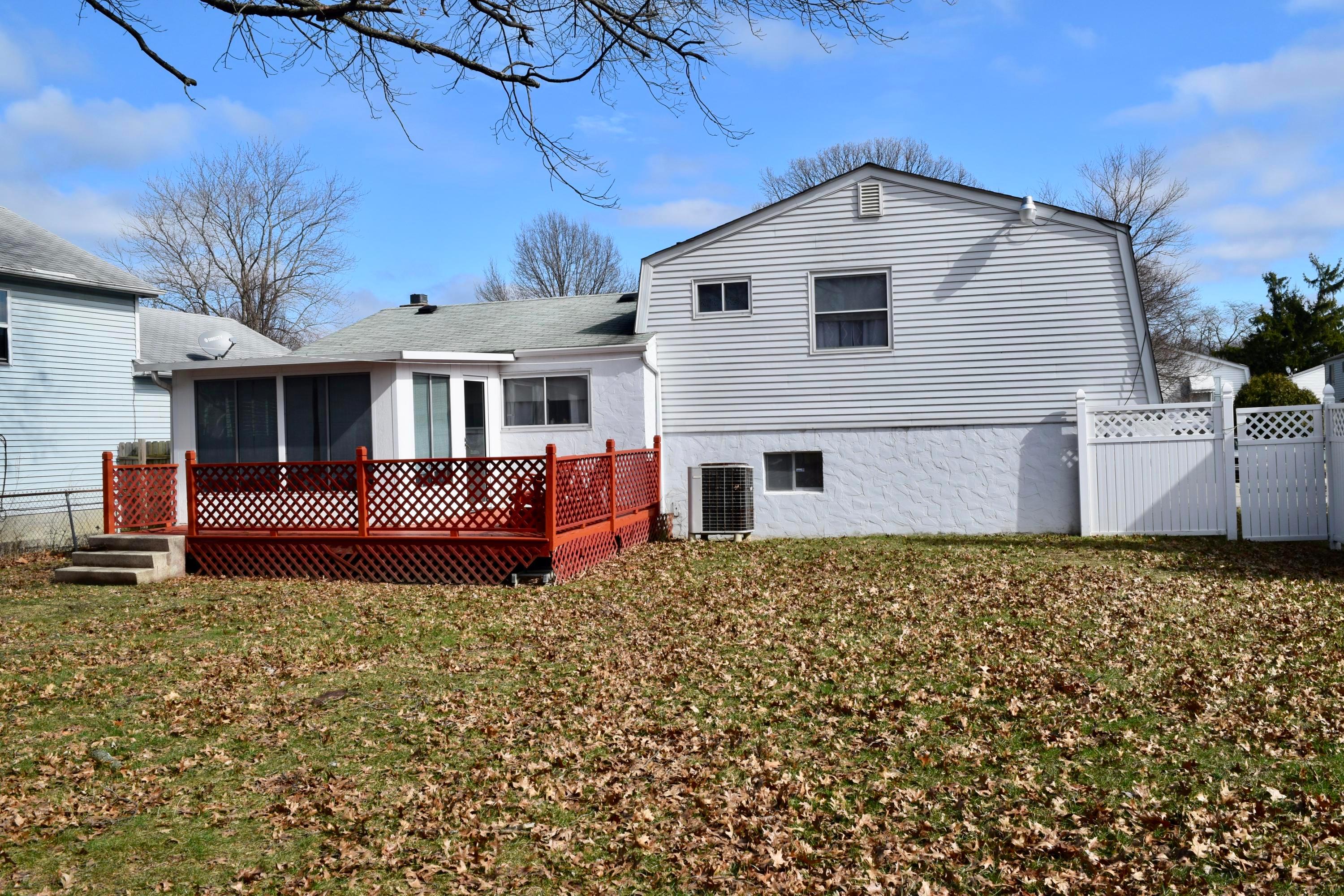 1851 Ferntree Road Columbus, OH 43219 - Photo 3 of 18 Gallery Image 3