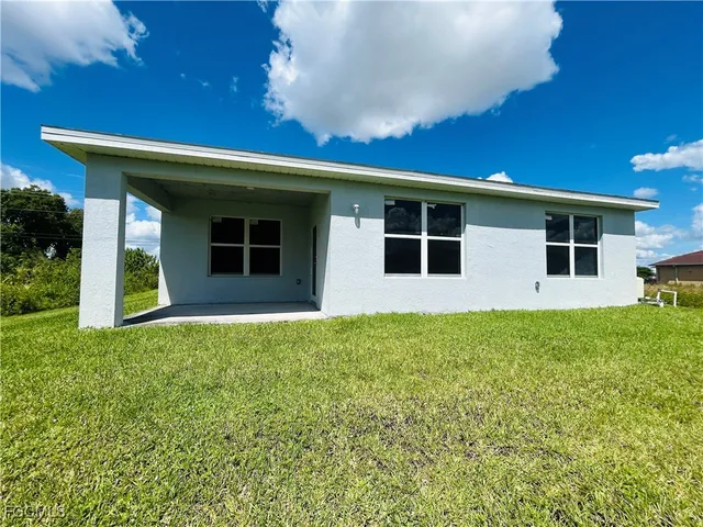 $300,000 | 3215 8th Street Southwest, Lehigh Acres, FL 33976