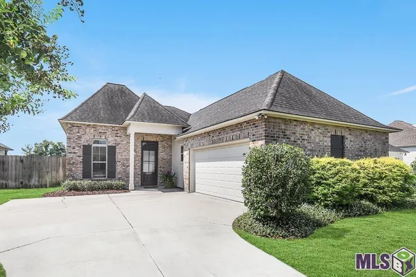 $2,500 | 39307 Copperwood Avenue, Prairieville, LA 70769