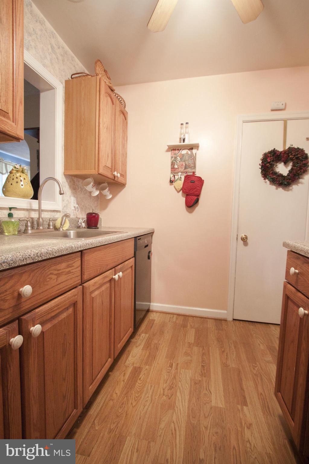 8707 School Road Baltimore, MD 21234 - Photo 14 of 26 Kitchen