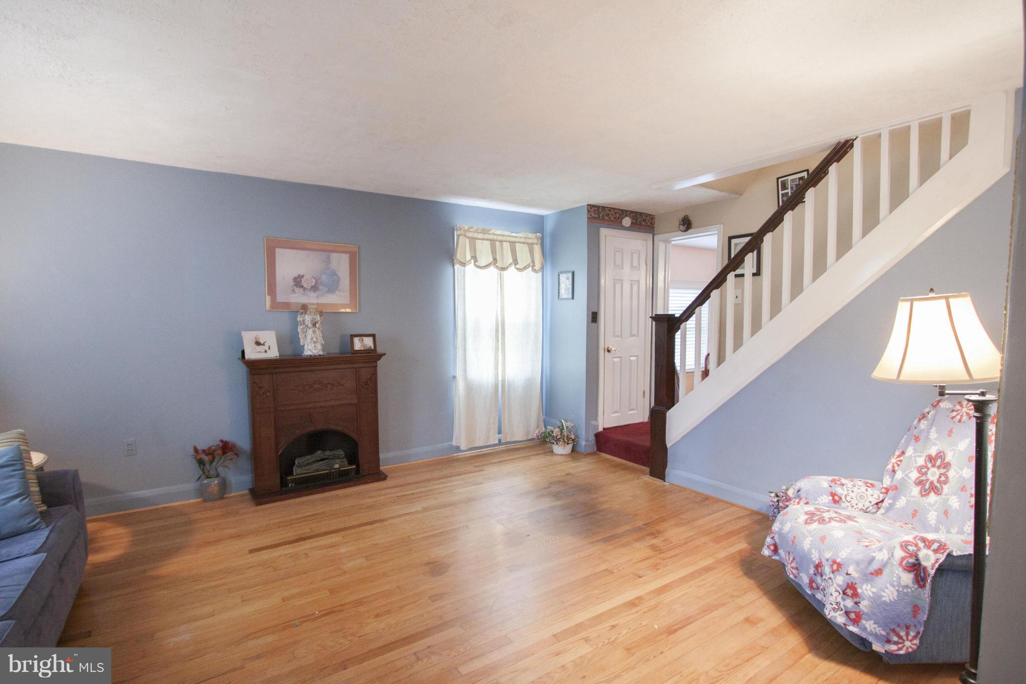 8707 School Road Baltimore, MD 21234 - Photo 16 of 26 Living Room
