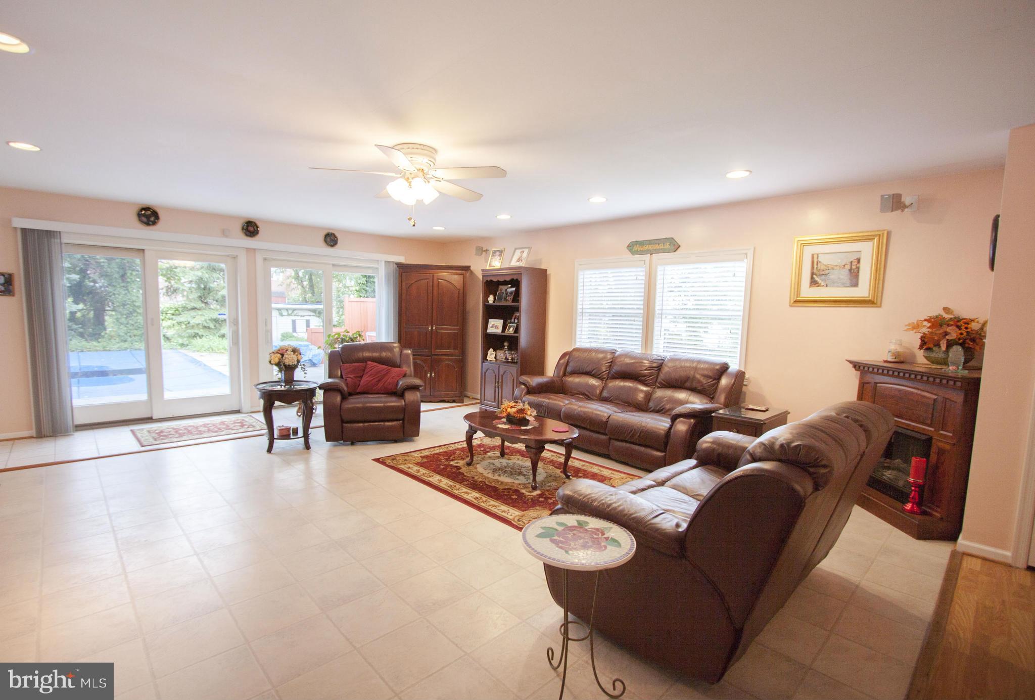8707 School Road Baltimore, MD 21234 - Photo 23 of 26 Family Room