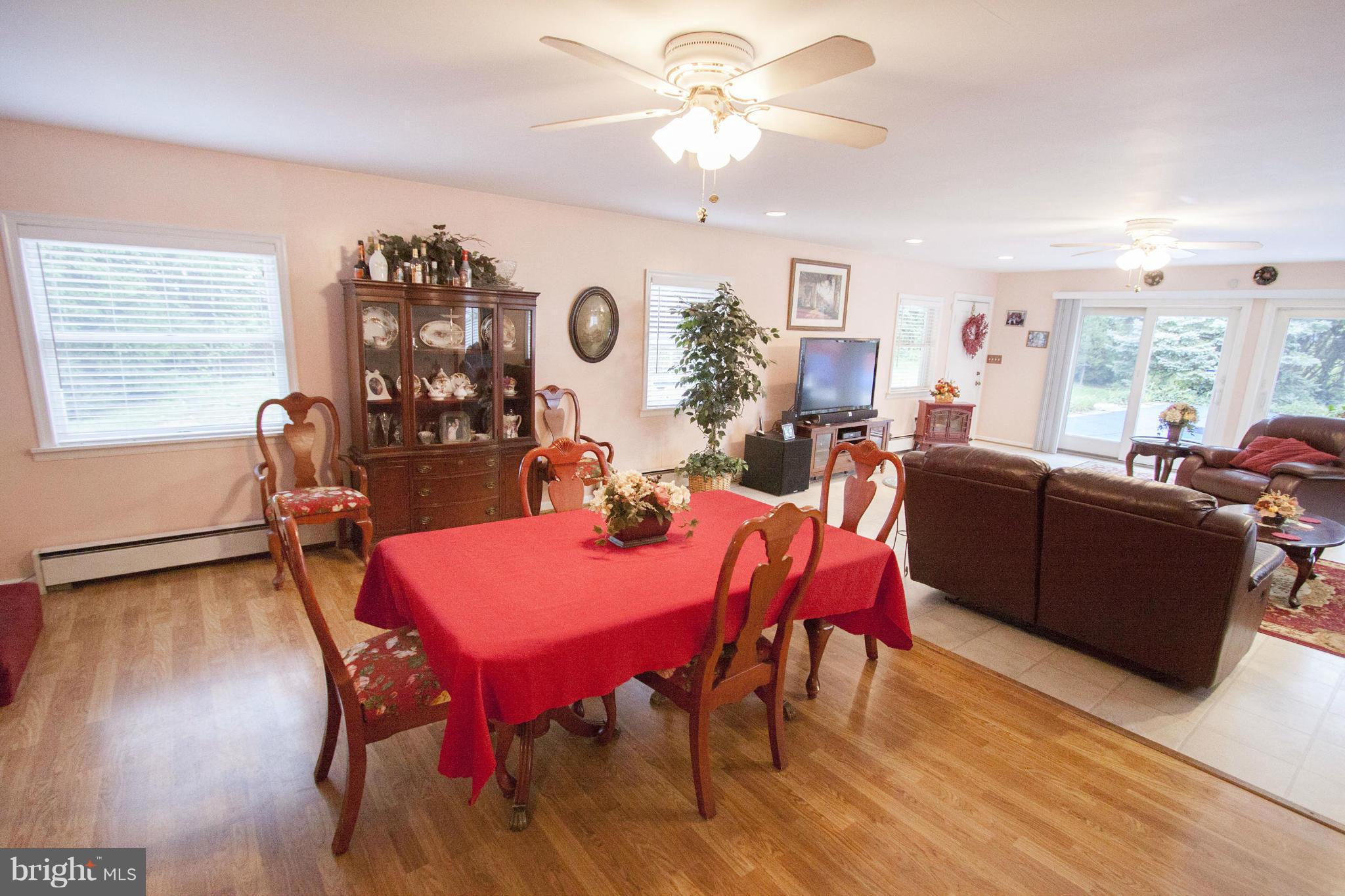8707 School Road Baltimore, MD 21234 - Photo 5 of 26 Dining Room