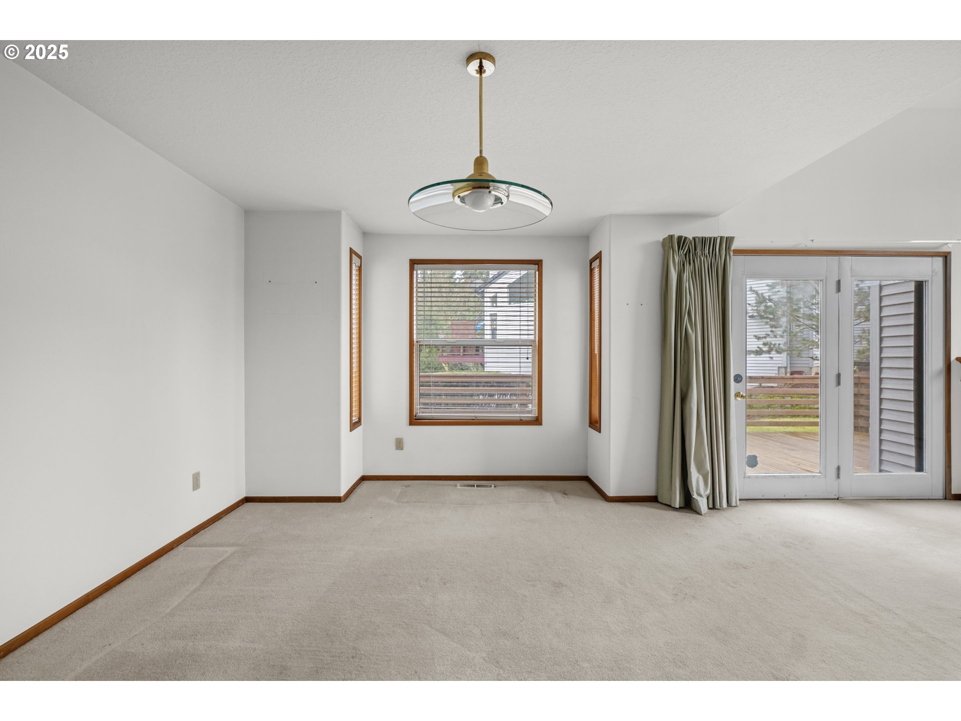 15917 Northeast Union Road, Unit 35 Ridgefield, WA 98642 - Photo 9 of 36 Dining Room