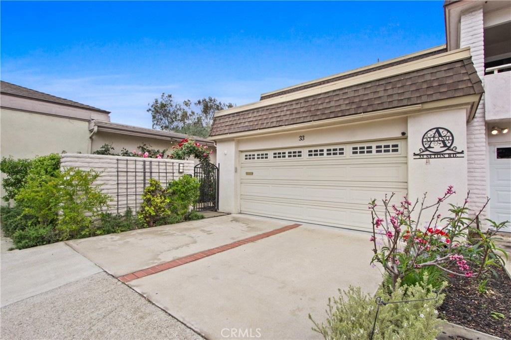 33 Seton Road Irvine, CA 92612 - Photo 2 of 26