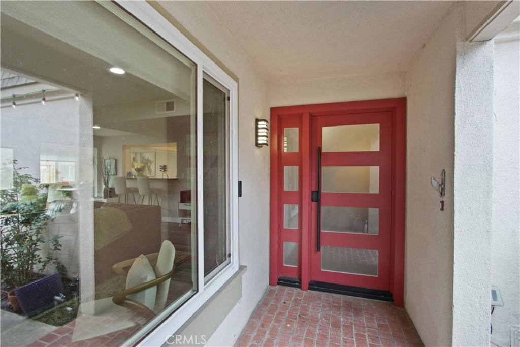 33 Seton Road Irvine, CA 92612 - Photo 4 of 26