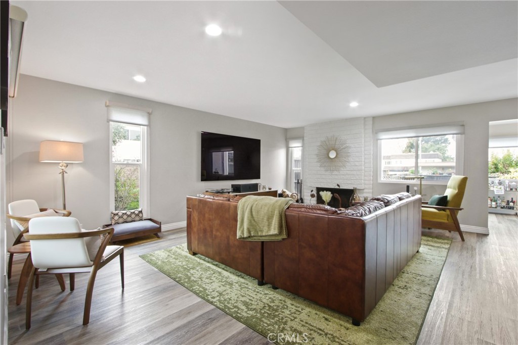 33 Seton Road Irvine, CA 92612 - Photo 5 of 26