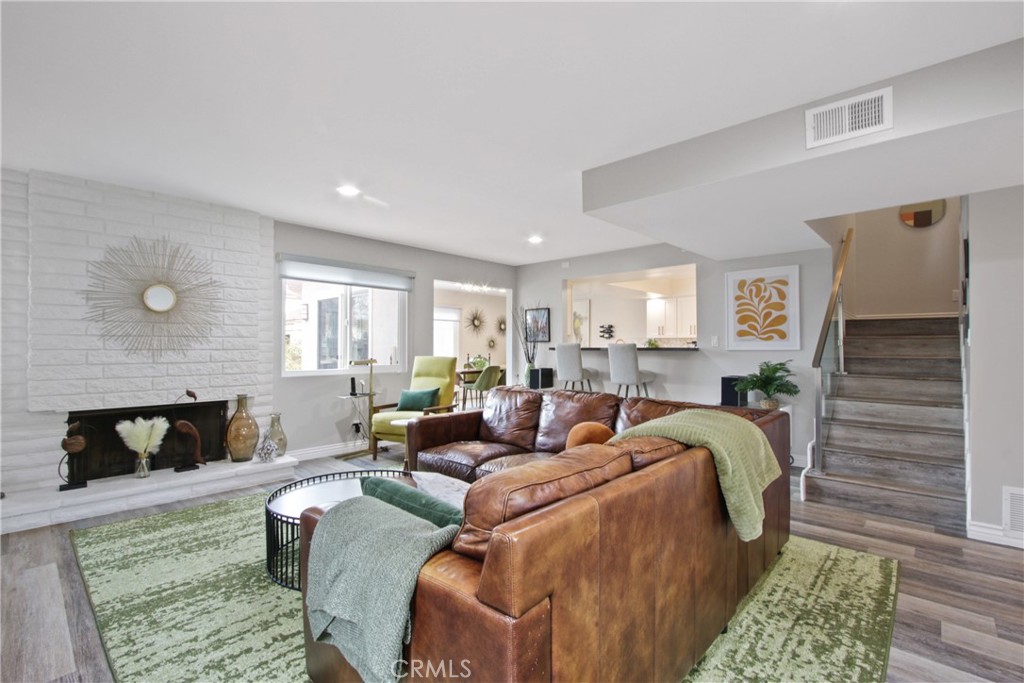 33 Seton Road Irvine, CA 92612 - Photo 7 of 26