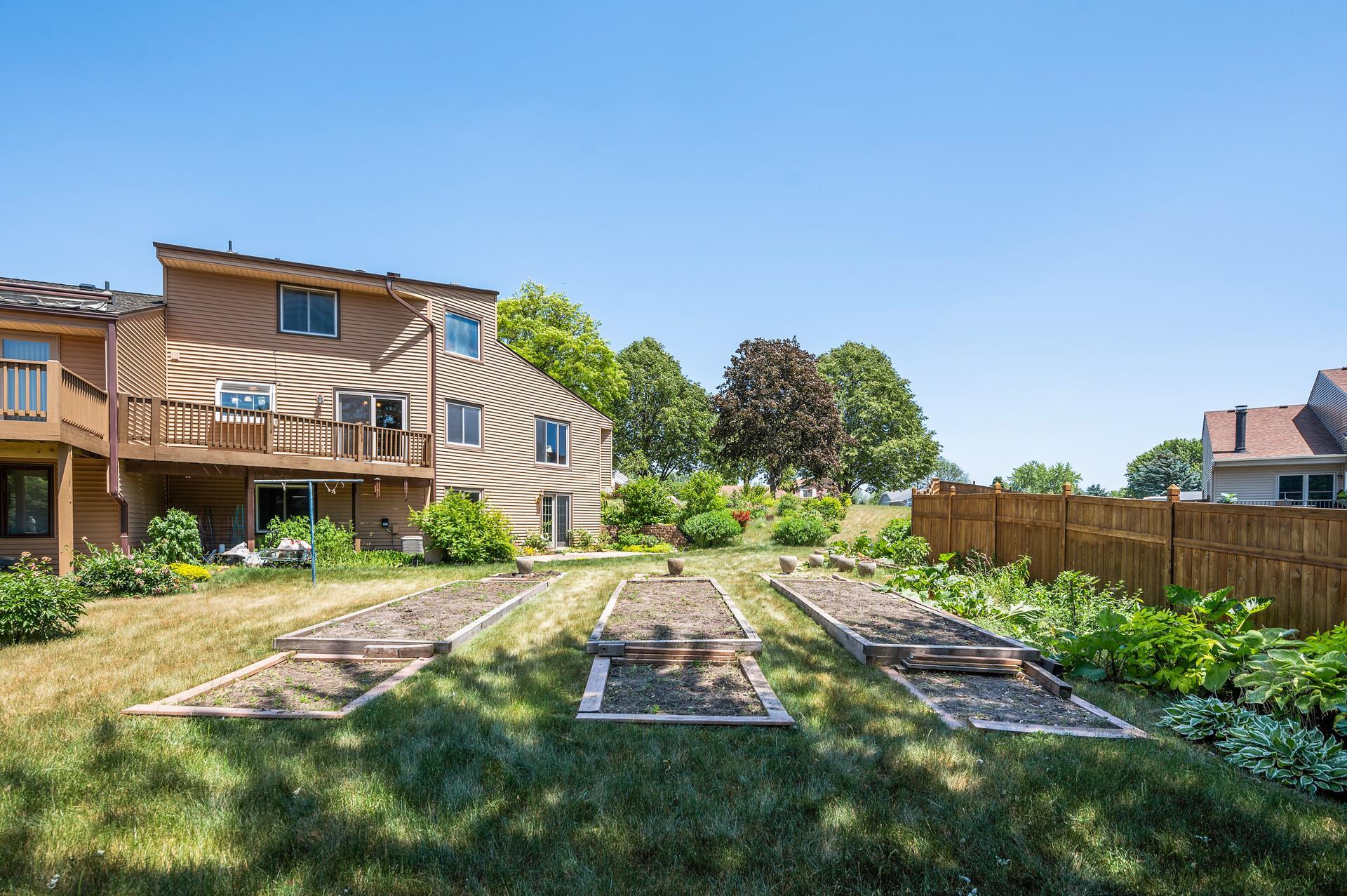 14359 Embry Path Apple Valley, MN 55124 - Photo 38 of 43 Gallery Image 38